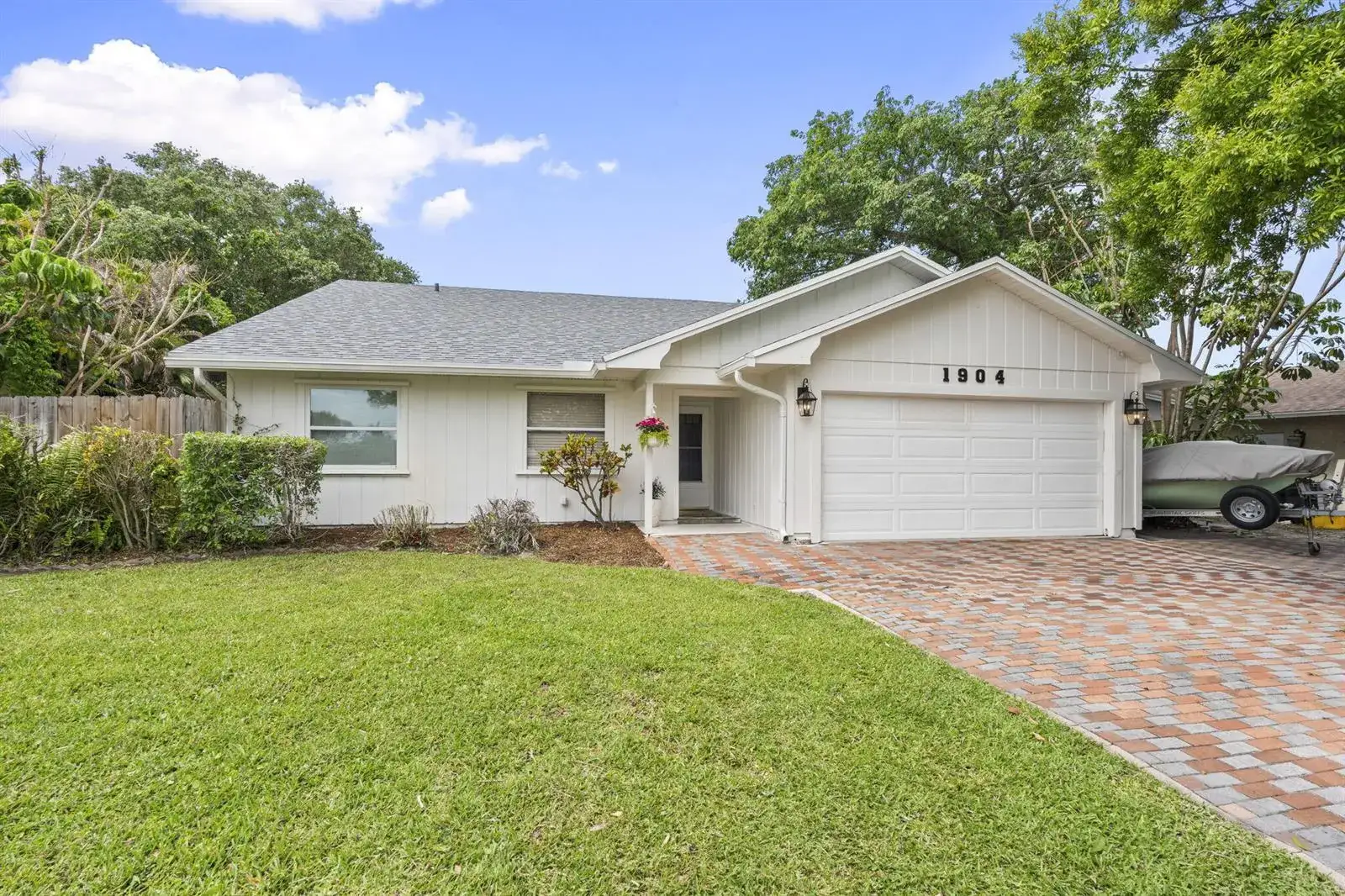1904 NE Avenida Dracaena, Jensen Beach FL 34957