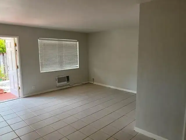 1129 NE 17th Terrace # 4, Fort Lauderdale FL 33304 photo 2