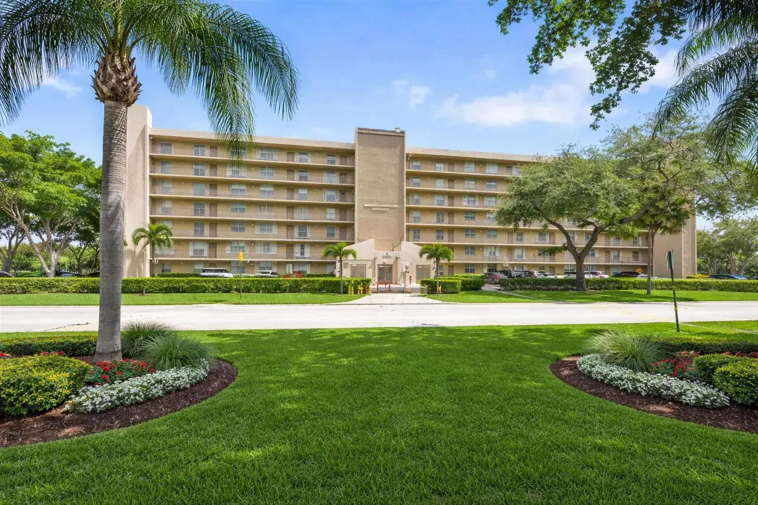 4570 NW 18th Avenue # 604, Deerfield Beach FL 33064