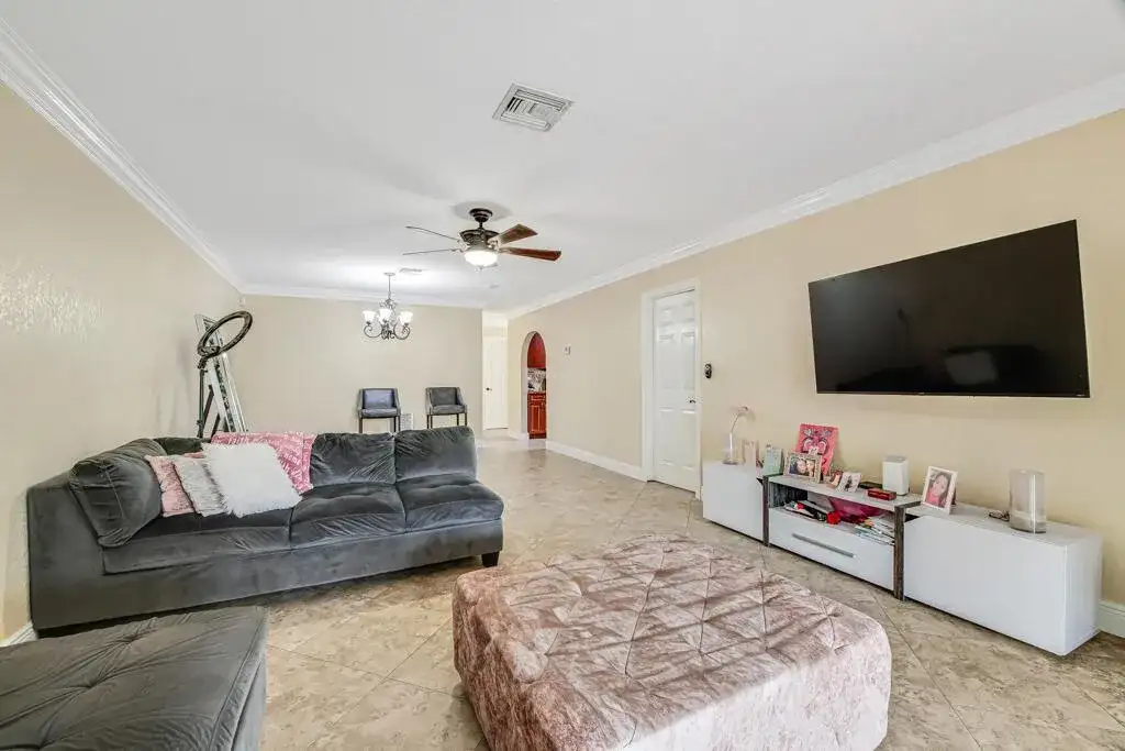 4917 Luqui Court, West Palm Beach FL 33415 photo 3