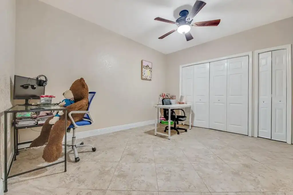 4917 Luqui Court, West Palm Beach FL 33415 photo 5