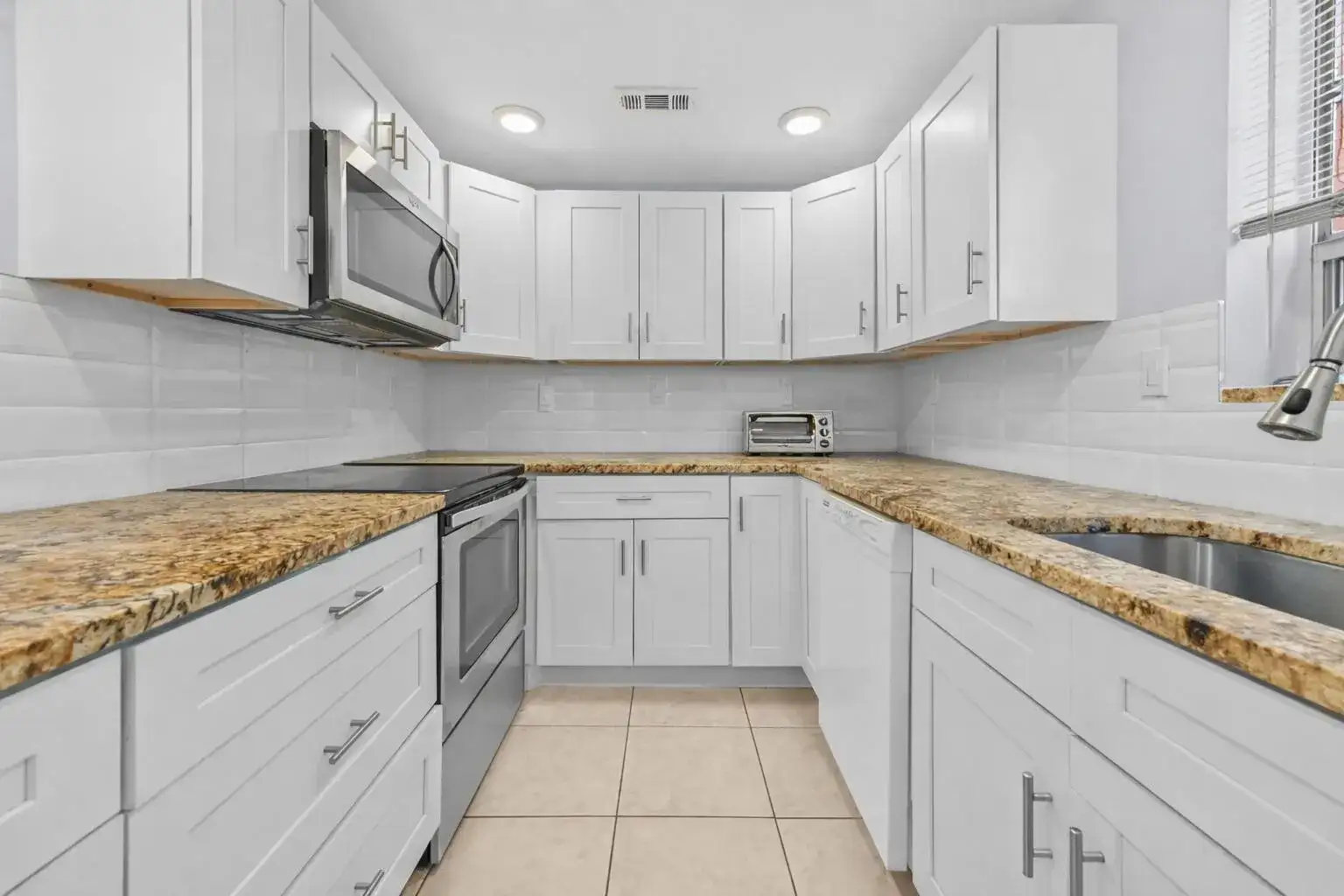 211 Piedmont E, Delray Beach FL 33484 photo 5