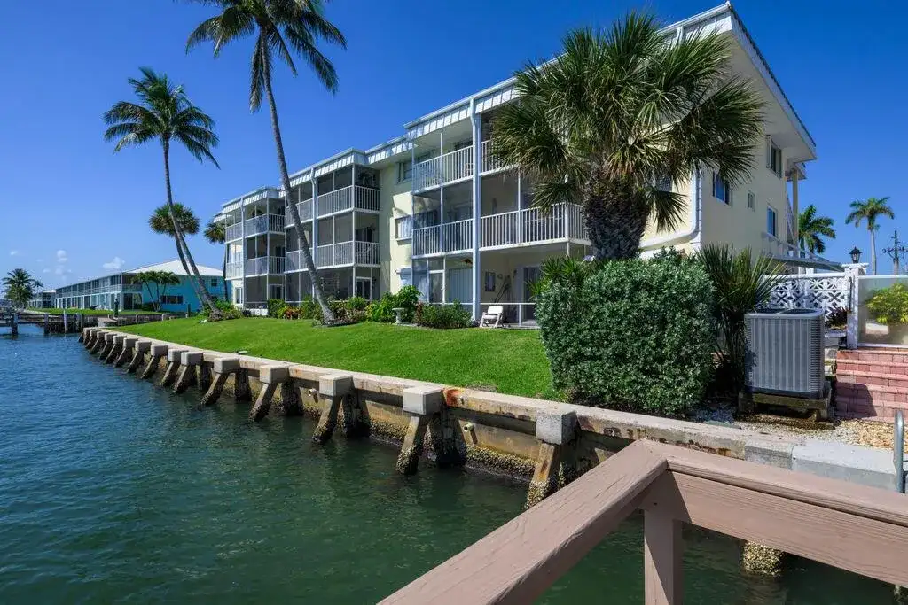 101 Doolen Court # 307, North Palm Beach FL 33408 photo 2