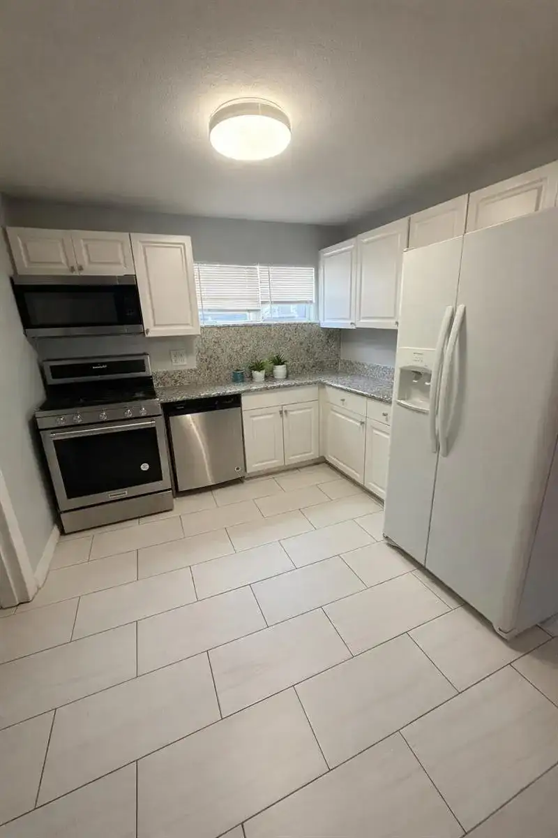 2686 Summit Boulevard, West Palm Beach FL 33406 photo 5