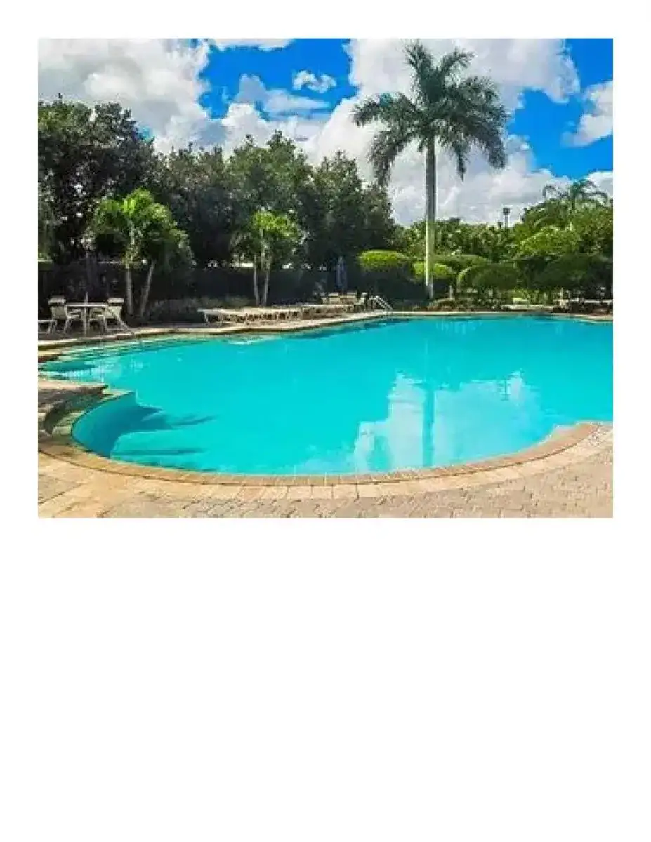 112 Lancaster Way, Royal Palm Beach FL 33414 photo 2