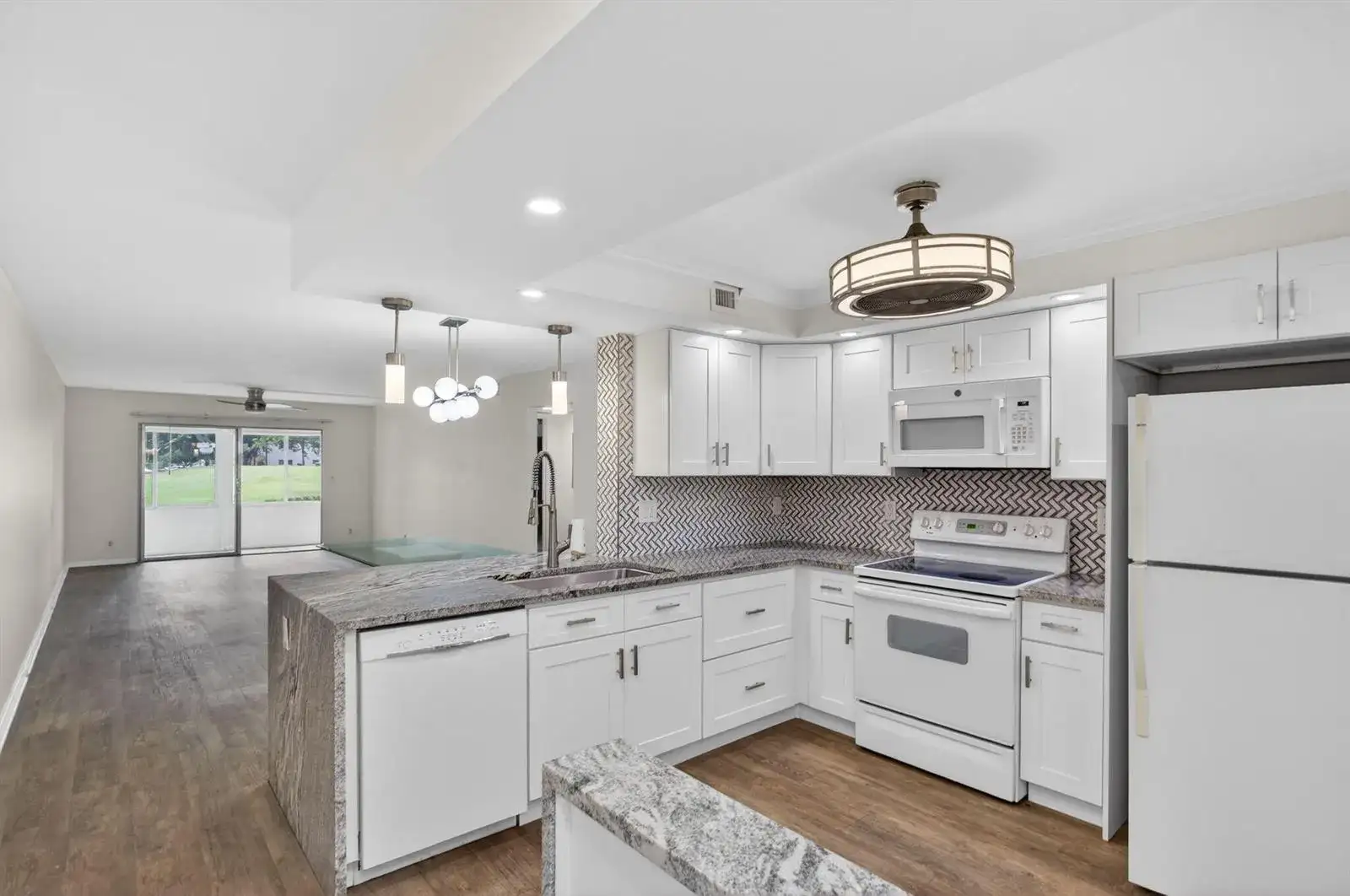 3203 Portofino Point # M1, Coconut Creek FL 33066 photo 3