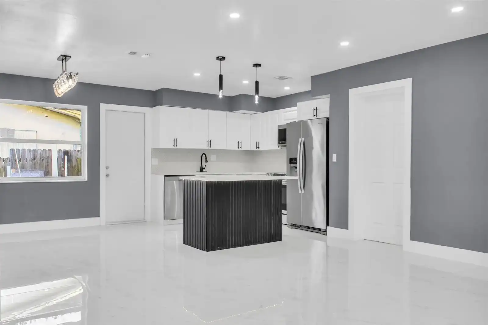915 SW 3rd Street, Boynton Beach FL 33435