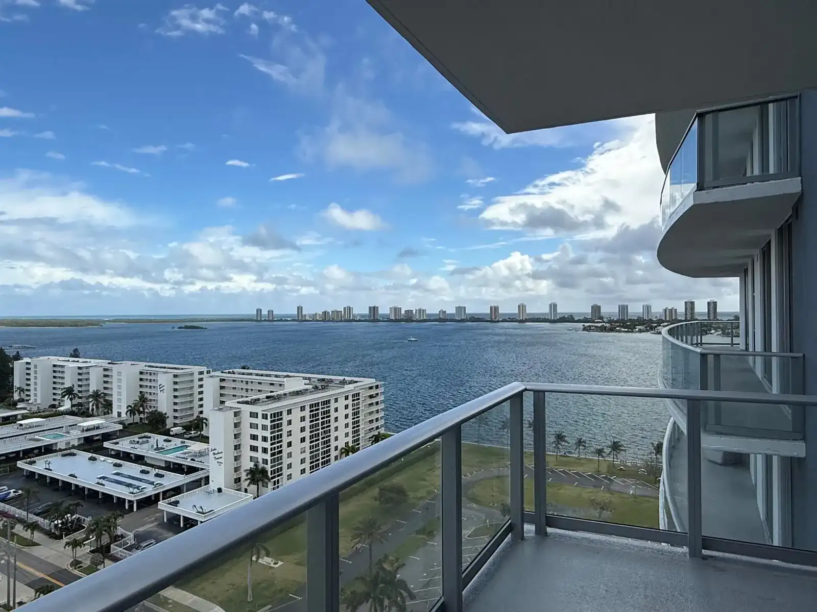 220 Lake Shore Drive Unit 1505, Lake Park FL 33403