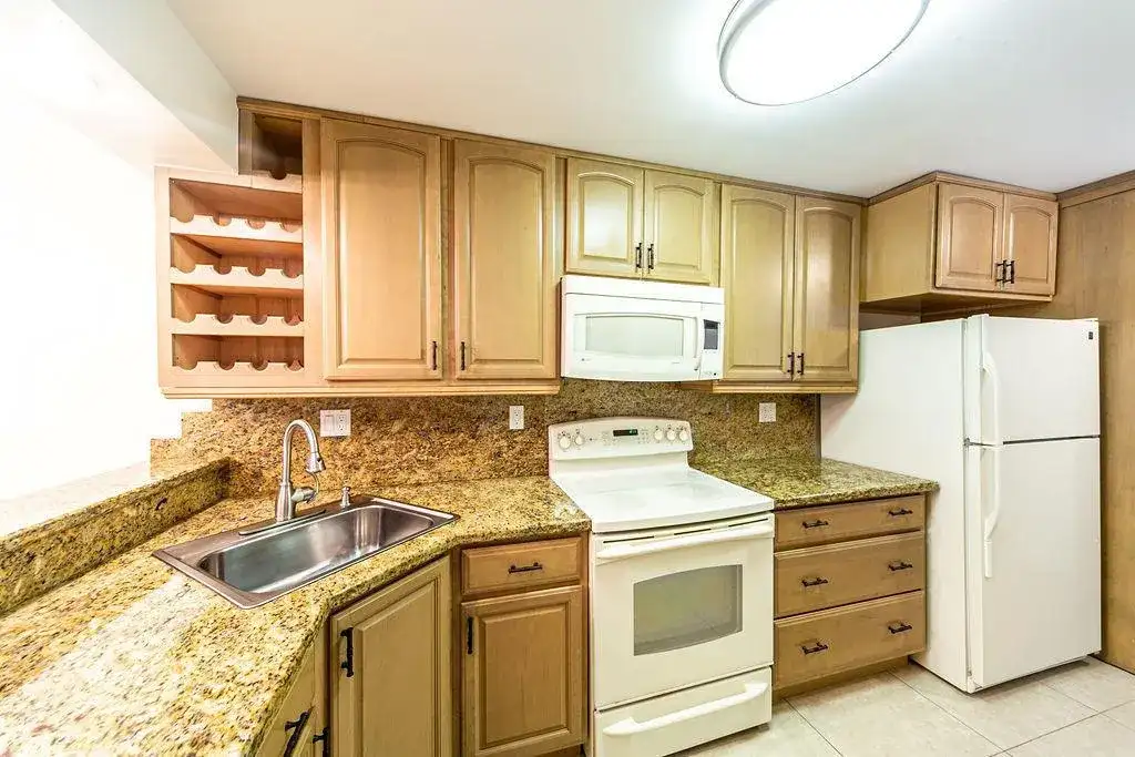 6 Royal Palm Way # 102, Boca Raton FL 33432 photo 3