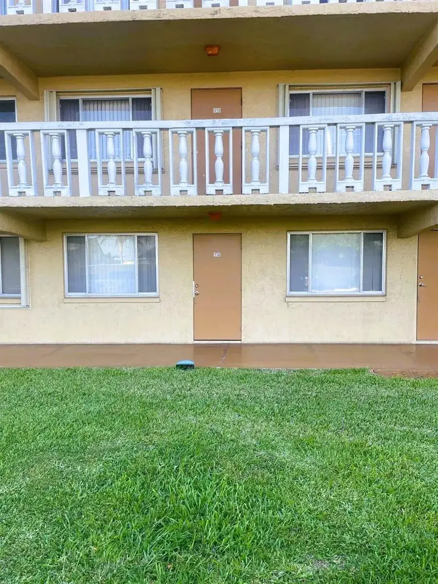100 Village Green Circle E # 112, Palm Springs FL 33461