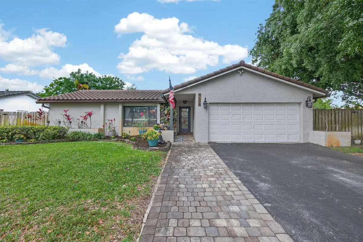 9696 NW 28th Place, Coral Springs FL 33065