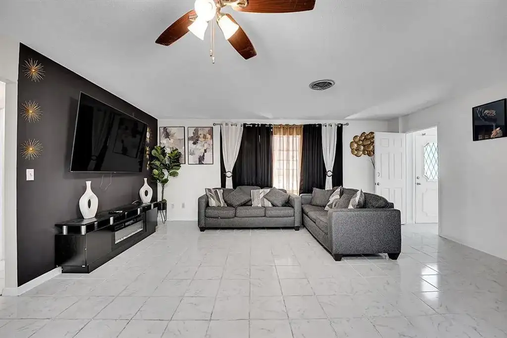 223 E Arbor Avenue, Port St. Lucie FL 34952 photo 3