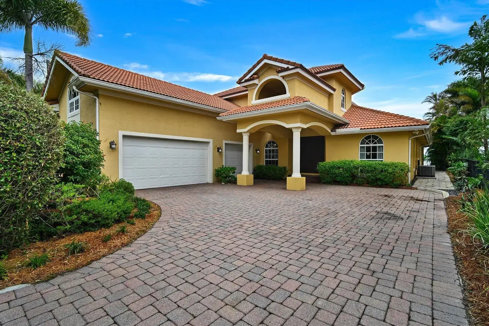 881 SE Saint Lucie Boulevard, Stuart FL 34996 photo 3