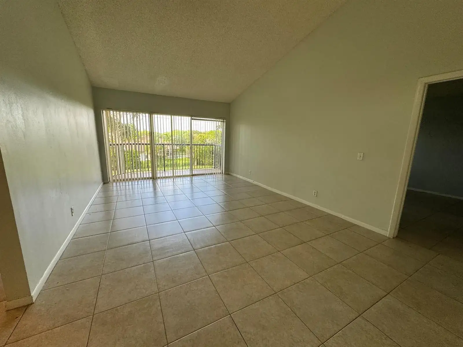 8891 Wiles Road # 303, Coral Springs FL 33067 photo 4