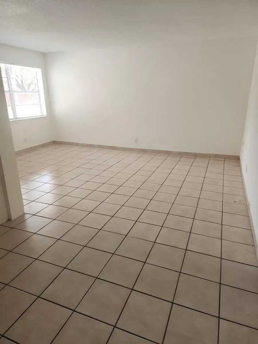 1007 N 19th Avenue # 4, Hollywood FL 33020