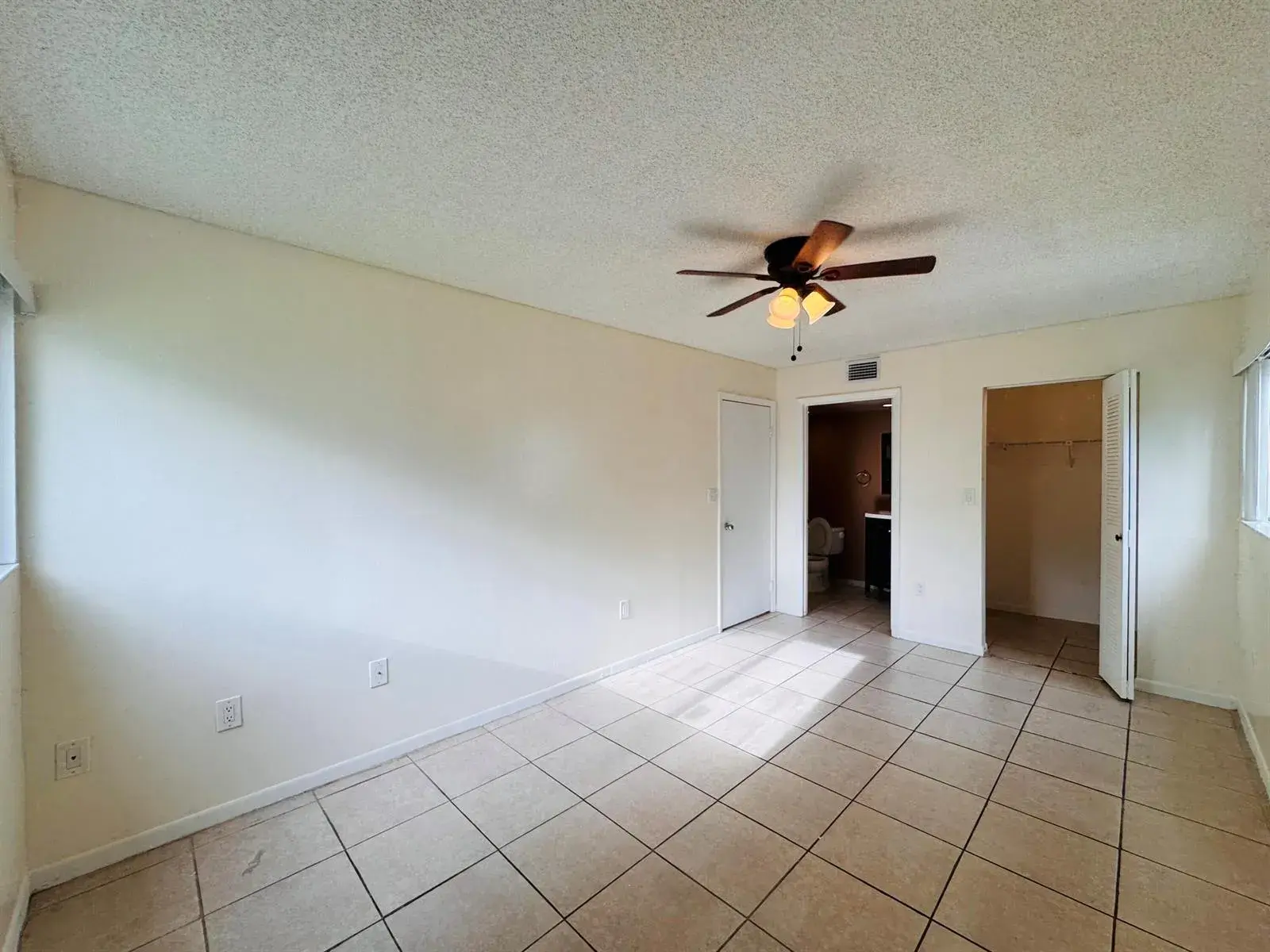 20681 NE 4th Place # 105, Miami FL 33179
