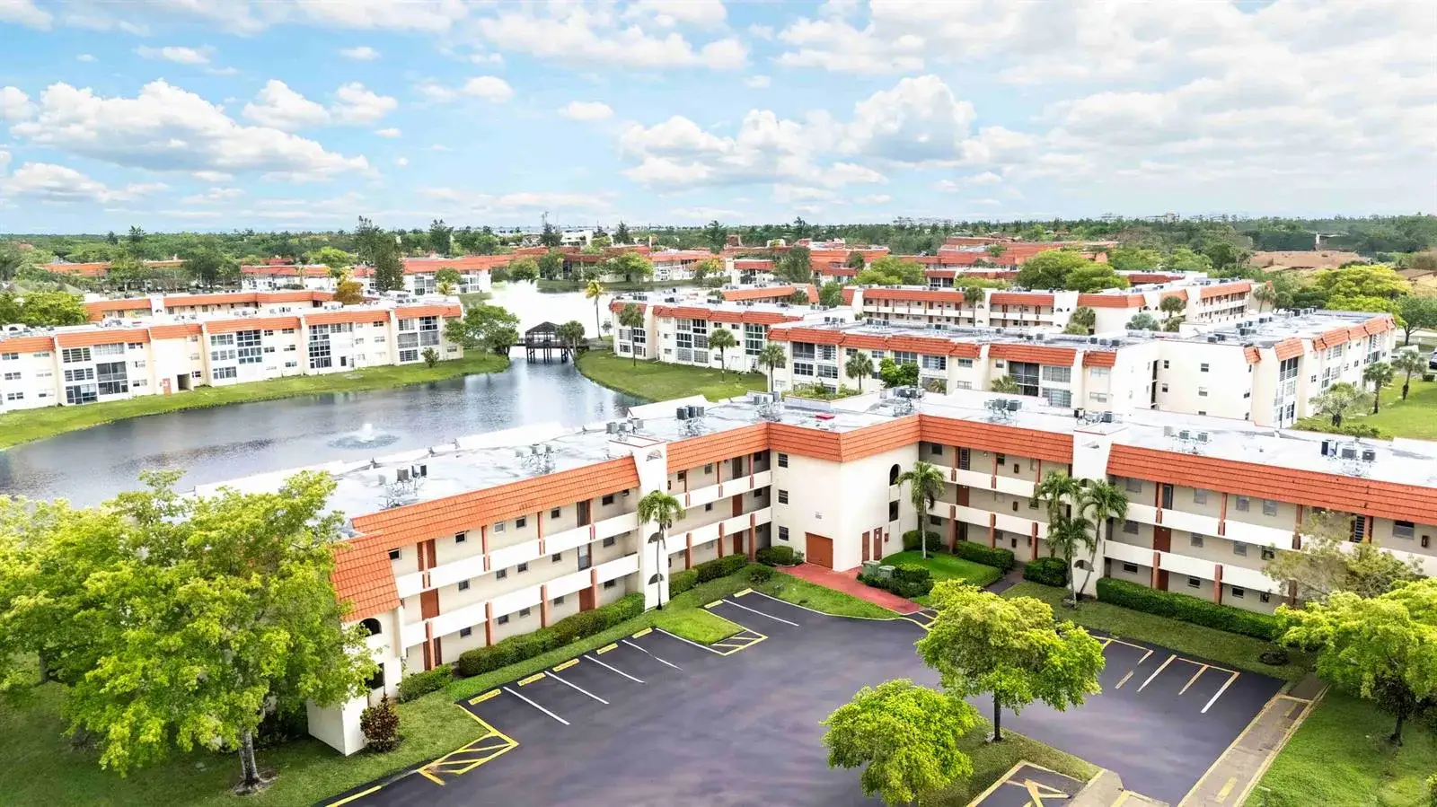 2800 Sunrise Lakes Drive W Apt 301, Sunrise FL 33322