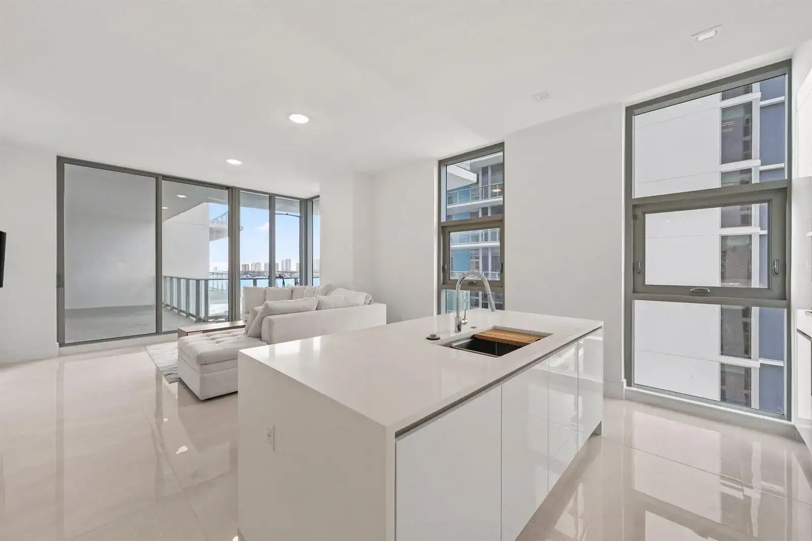 220 Lake Shore Drive # 1125, Lake Park FL 33403 photo 2