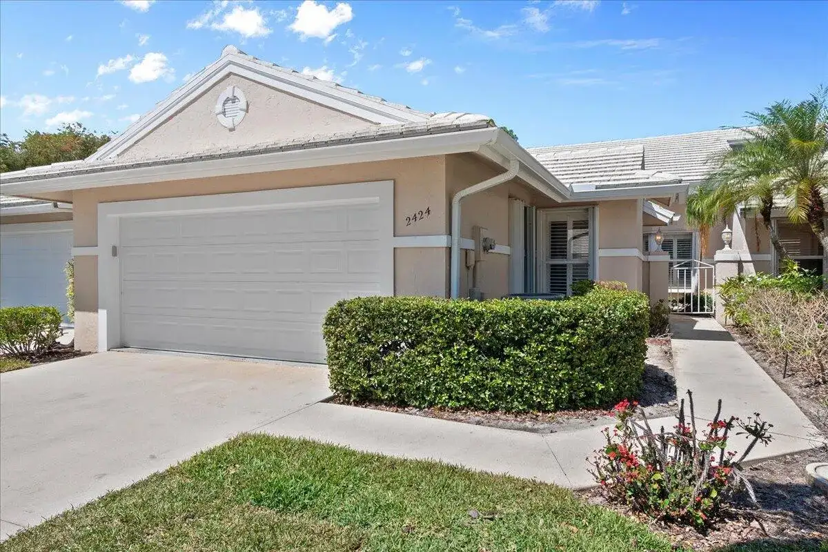 2424 SW Foxpoint Trail, Palm City FL 34990 photo 3