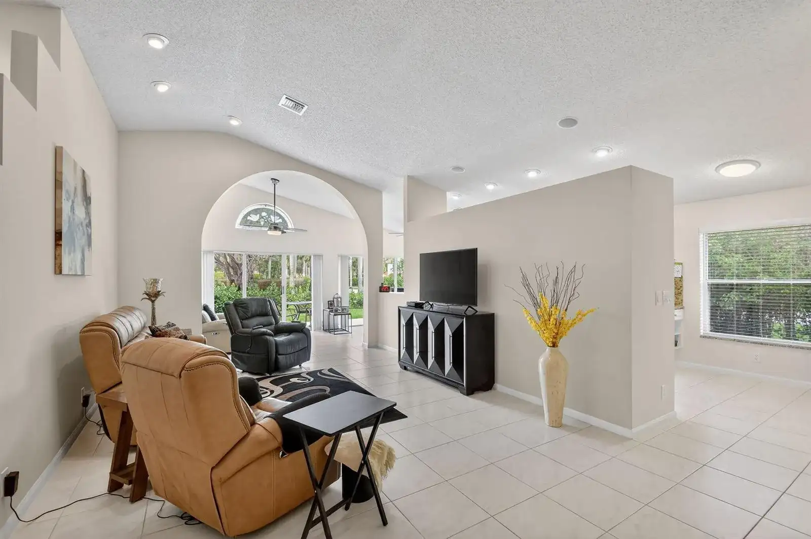 9718 Harbour Lake Circle, Boynton Beach FL 33437 photo 2