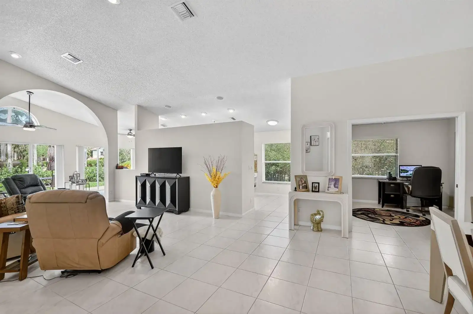 9718 Harbour Lake Circle, Boynton Beach FL 33437 photo 3