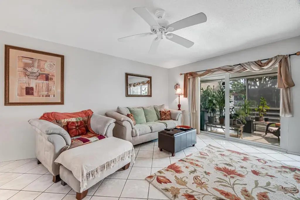 12022 W Greenway Drive # 204, Royal Palm Beach FL 33411