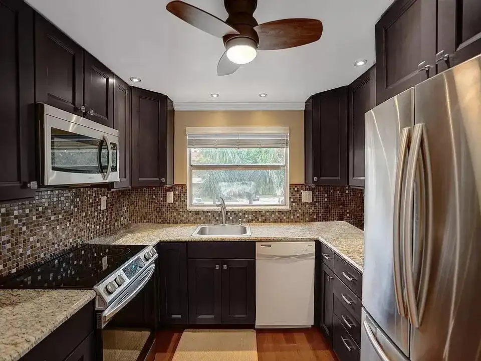 9020 Sunrise Lakes Boulevard # 201, Sunrise FL 33322 photo 3