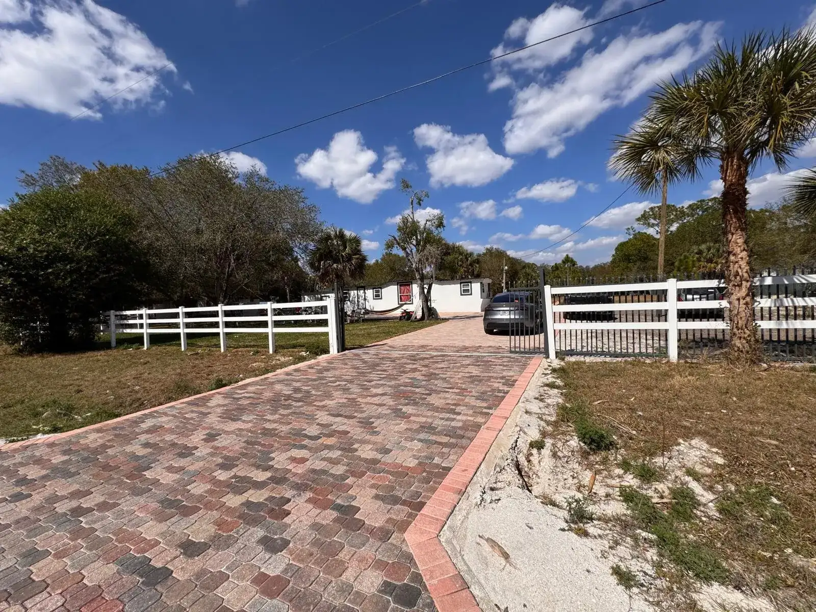 357 Hunting Club Avenue, Clewiston FL 33440 photo 2