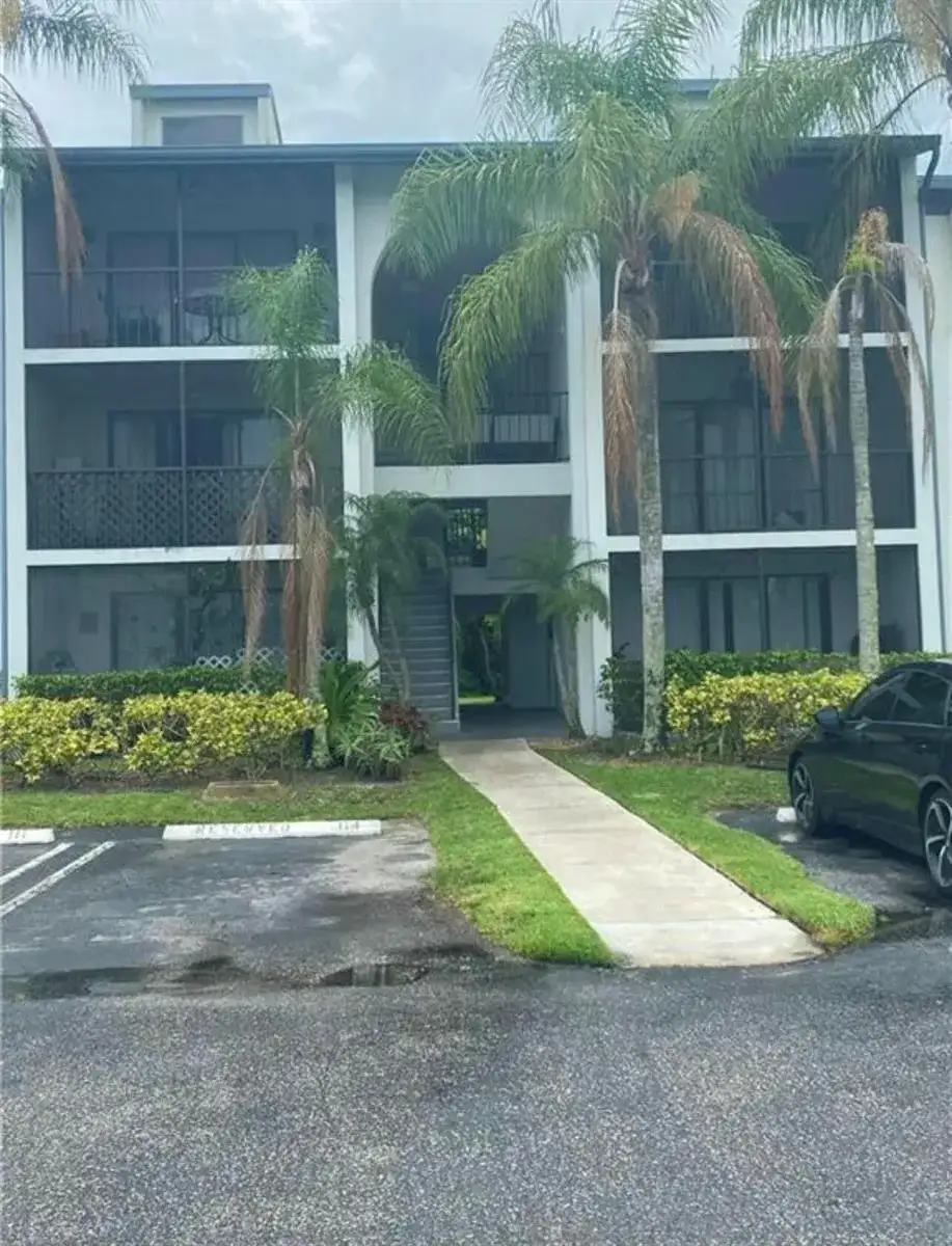 1007 Green Pine Boulevard # D2, West Palm Beach FL 33409 photo 2