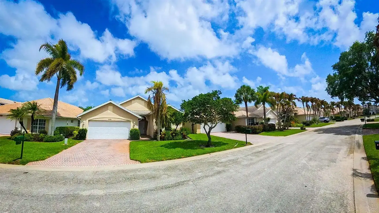 12415 SE Plandome Drive, Hobe Sound FL 33455 photo 4