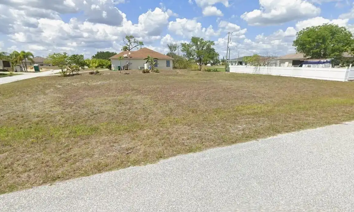 2003 NE 7th Avenue E, Cape Coral FL 33909