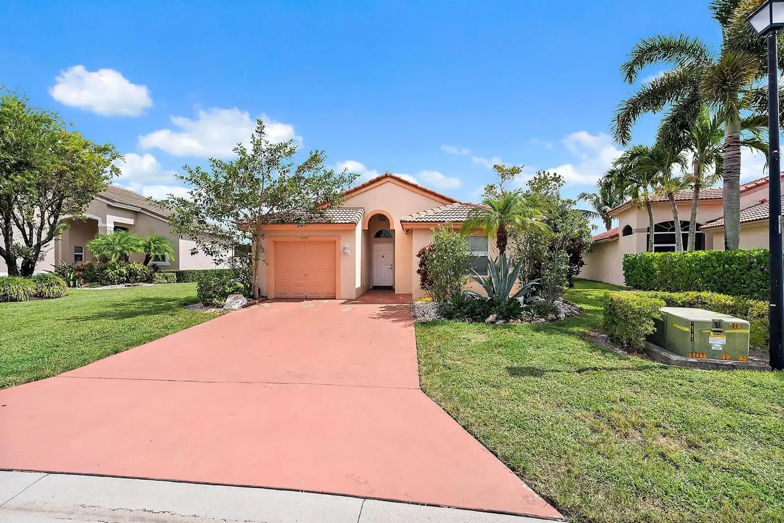 8193 Pelican Harbour Drive, Lake Worth FL 33467 photo 2