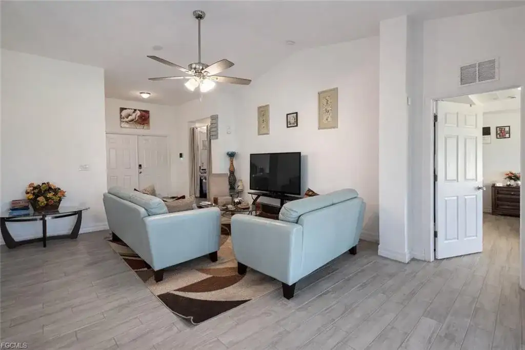 2917 SW 12th St Street SW, Lehigh Acres FL 33976 photo 2
