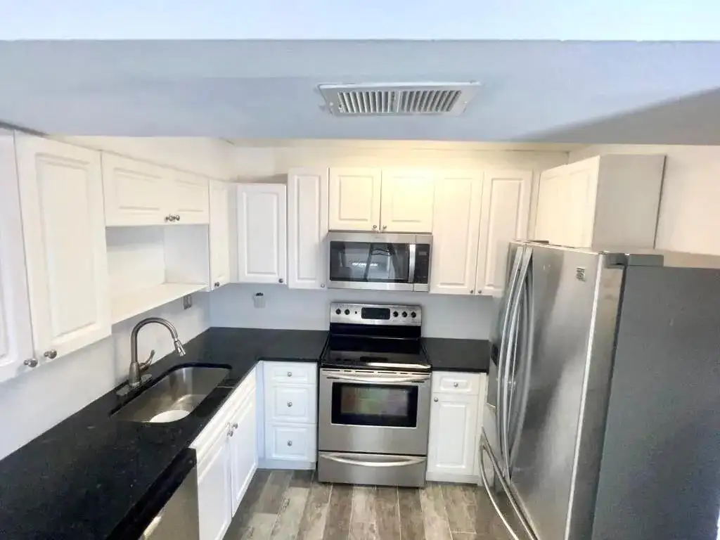 8104 Severn Drive # B, Boca Raton FL 33433 photo 3
