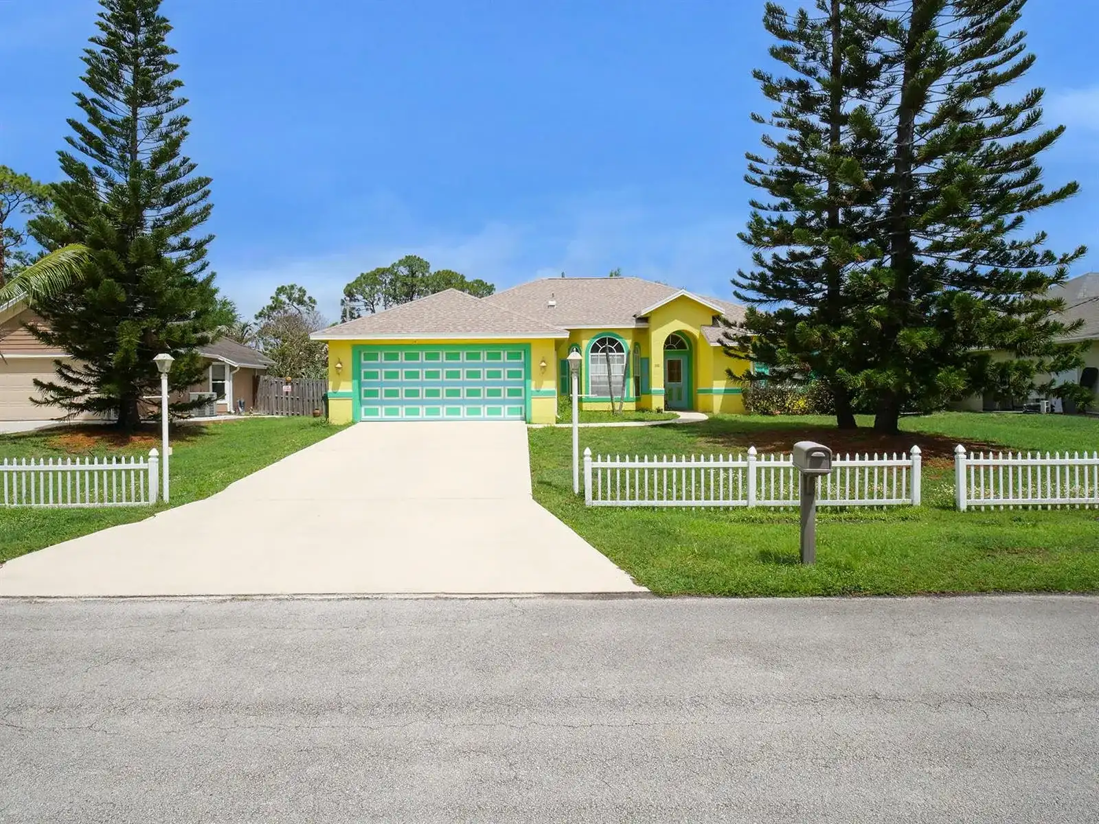 1881 SW Buttercup Avenue, Port St. Lucie FL 34953