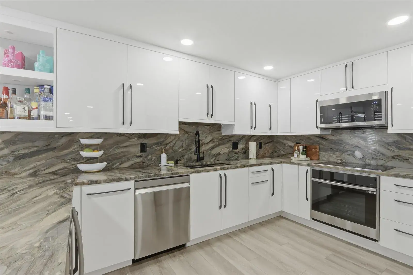 6039 Collins Avenue # 609, Miami Beach FL 33140