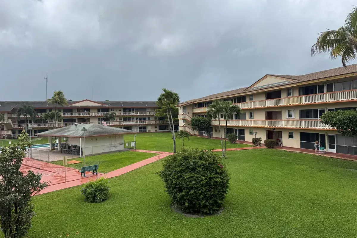 5300 Washington Street # 215c, Hollywood FL 33021