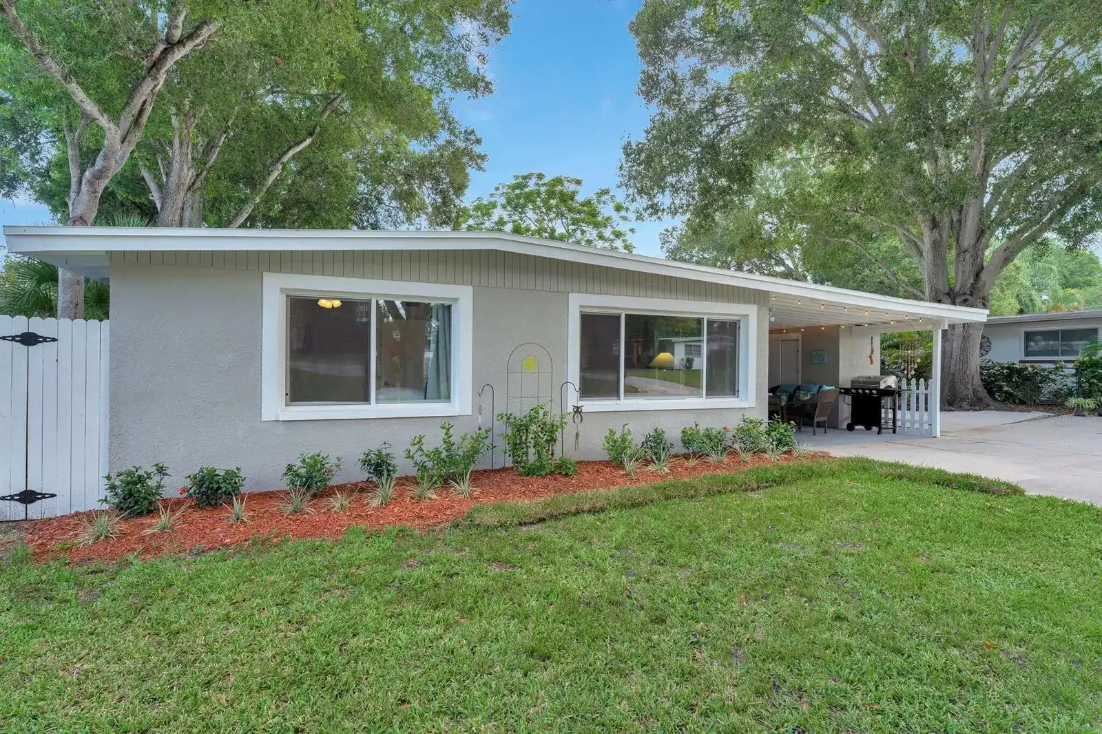 1555 Shirley Place, Largo FL 33770