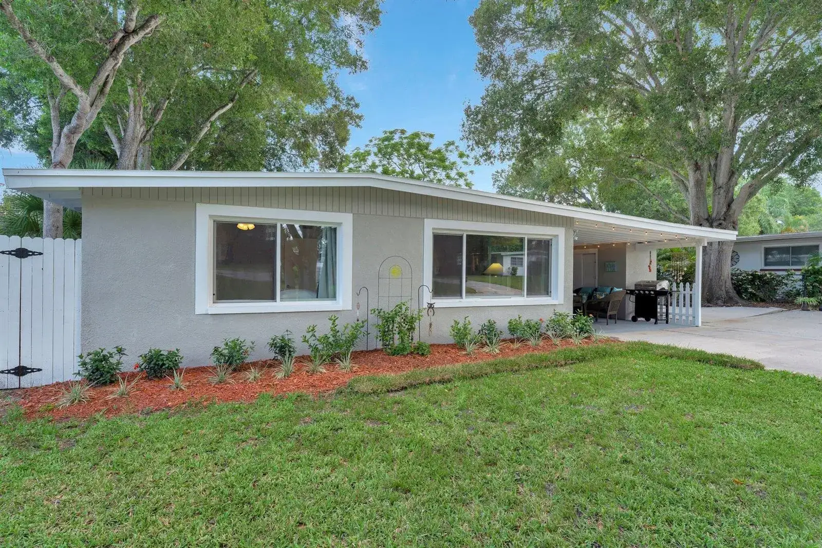 1555 Shirley Place, Largo FL 33770