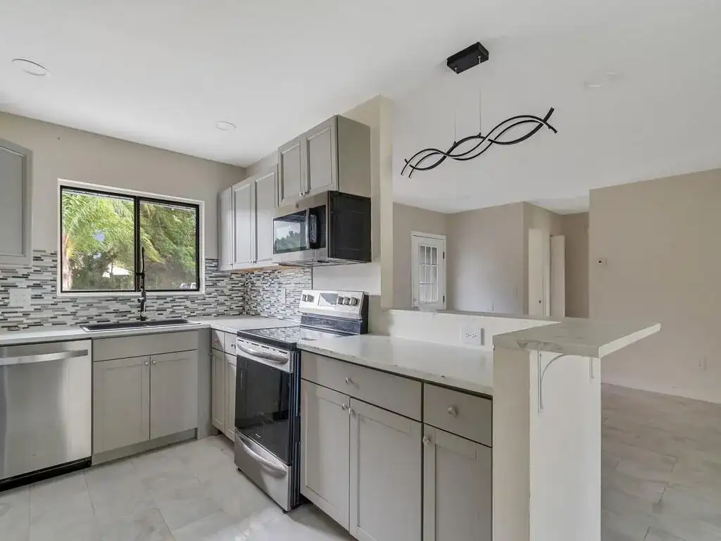 1846 24th Place SW, Vero Beach FL 32962 photo 3