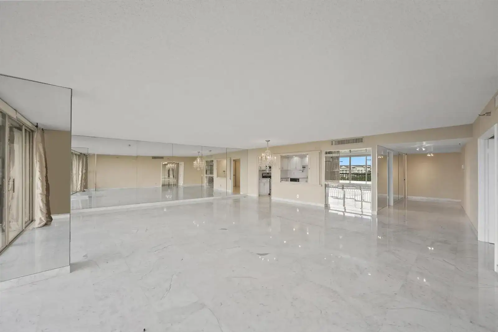 2480 Presidential Way # 704, West Palm Beach FL 33401 photo 4