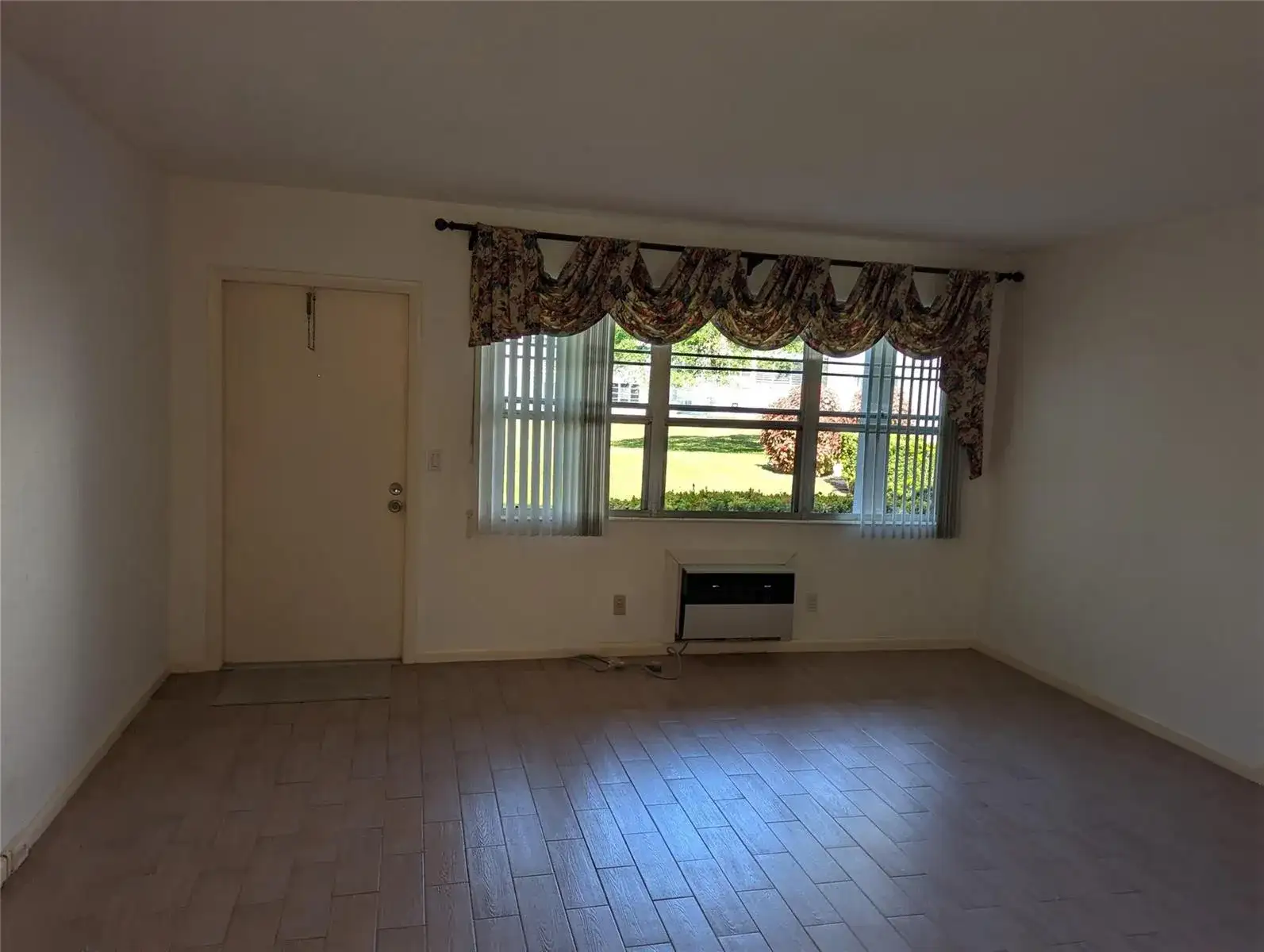 190 Oakridge M, Deerfield Beach FL 33442 photo 2