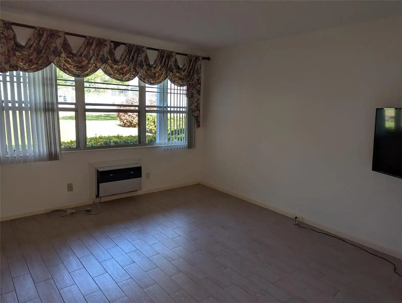 190 Oakridge M, Deerfield Beach FL 33442 photo 3