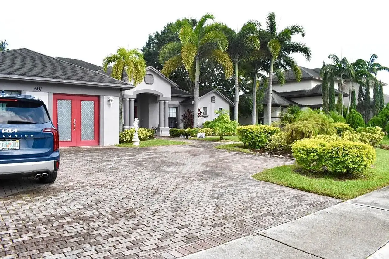 501 SW Bayshore Boulevard, Port St. Lucie FL 34983 photo 5