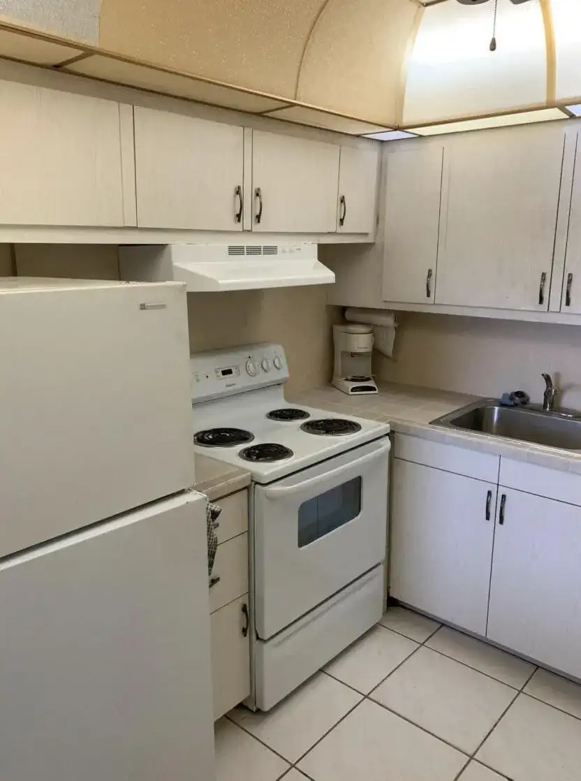 74 Sheffield D, West Palm Beach FL 33417 photo 4