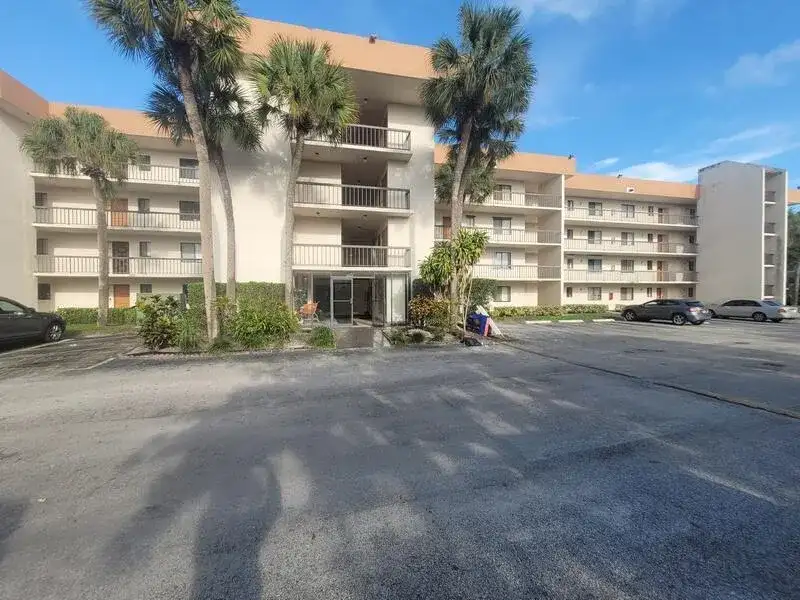 5917 Via Vermilya # 206, Lake Worth FL 33462 photo 2