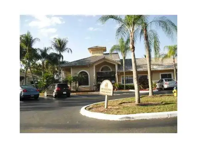417 E Palm Cir Circle E # 417, Pembroke Pines FL 33025