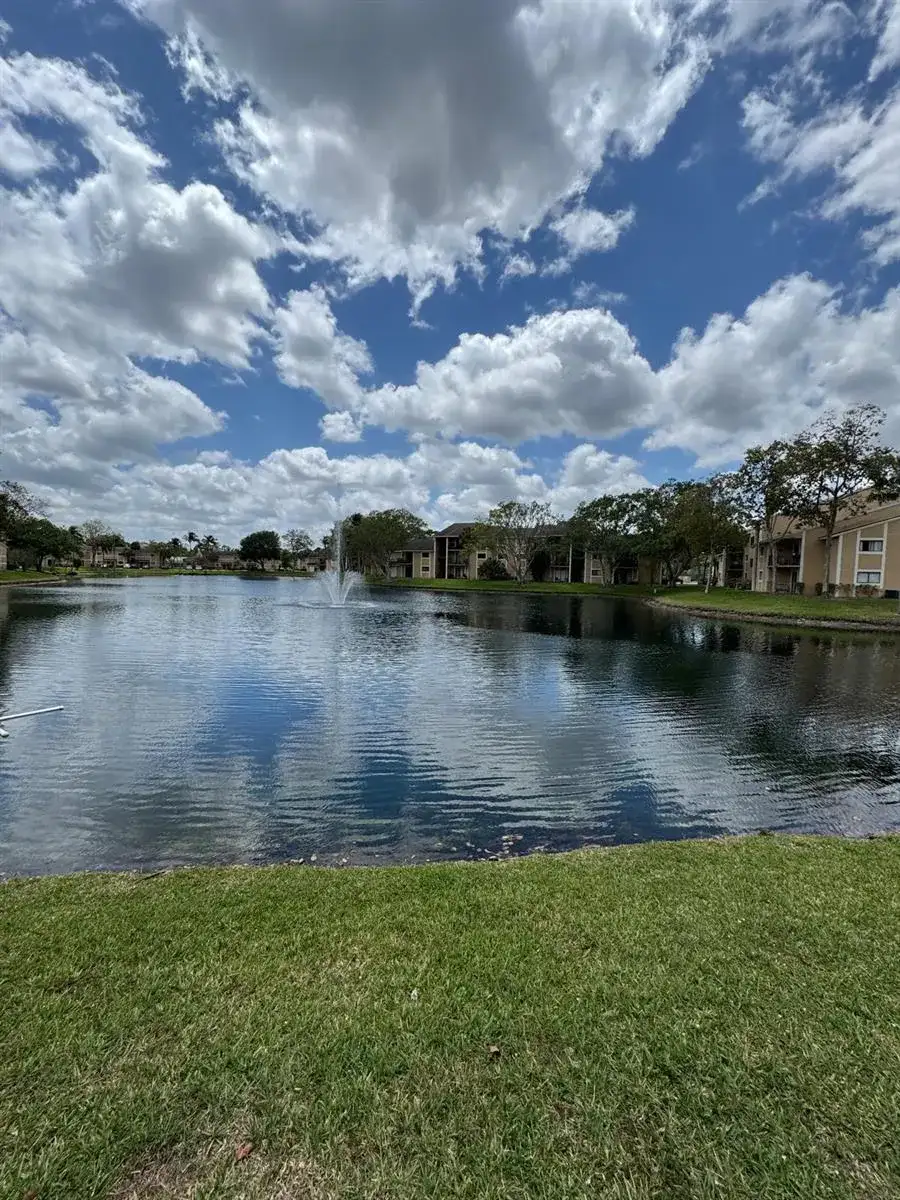 417 E Palm Cir Circle E # 417, Pembroke Pines FL 33025 photo 3