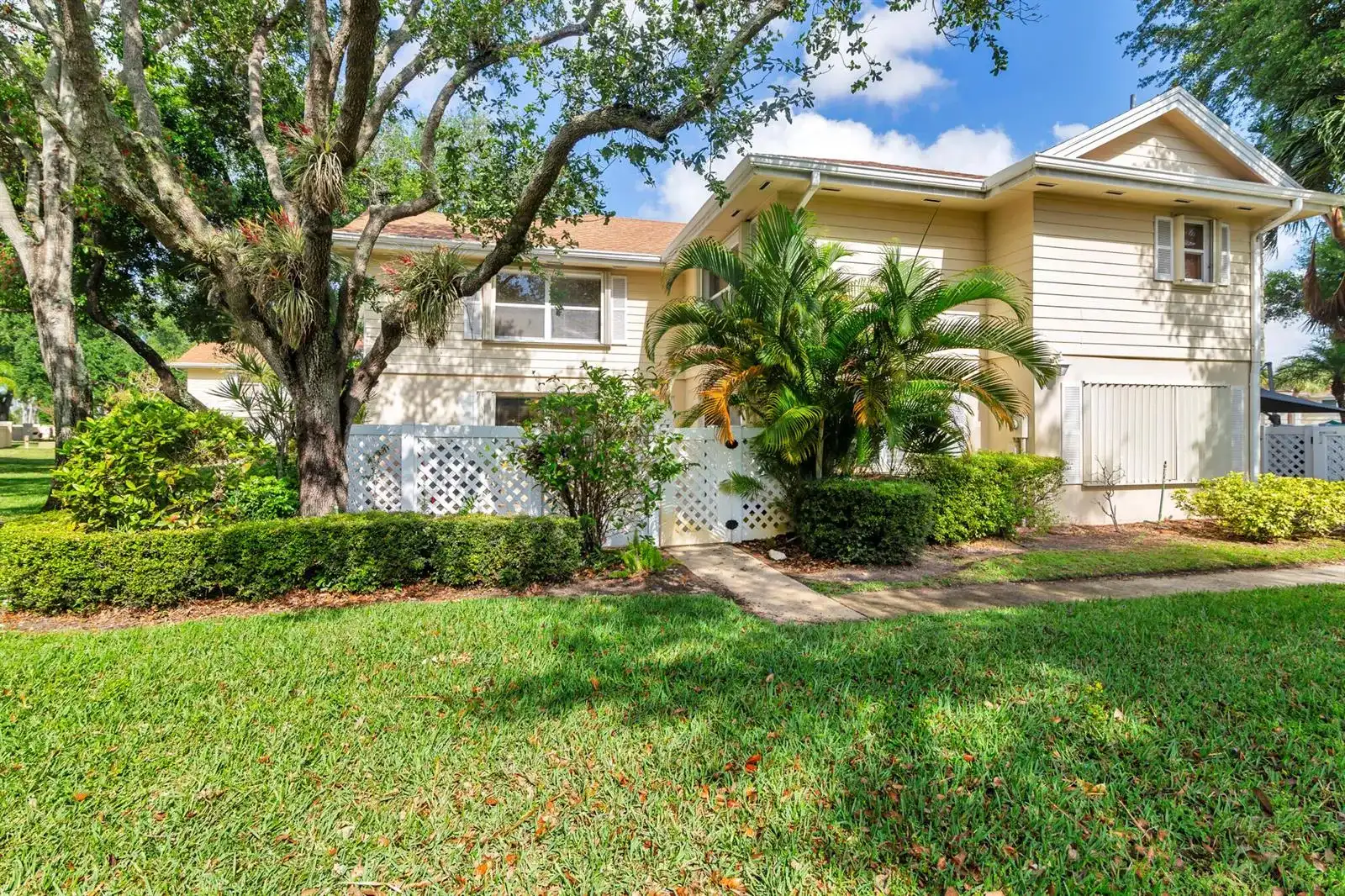 8142 Bridgewater Court # 42c, Lake Clarke Shores FL 33406