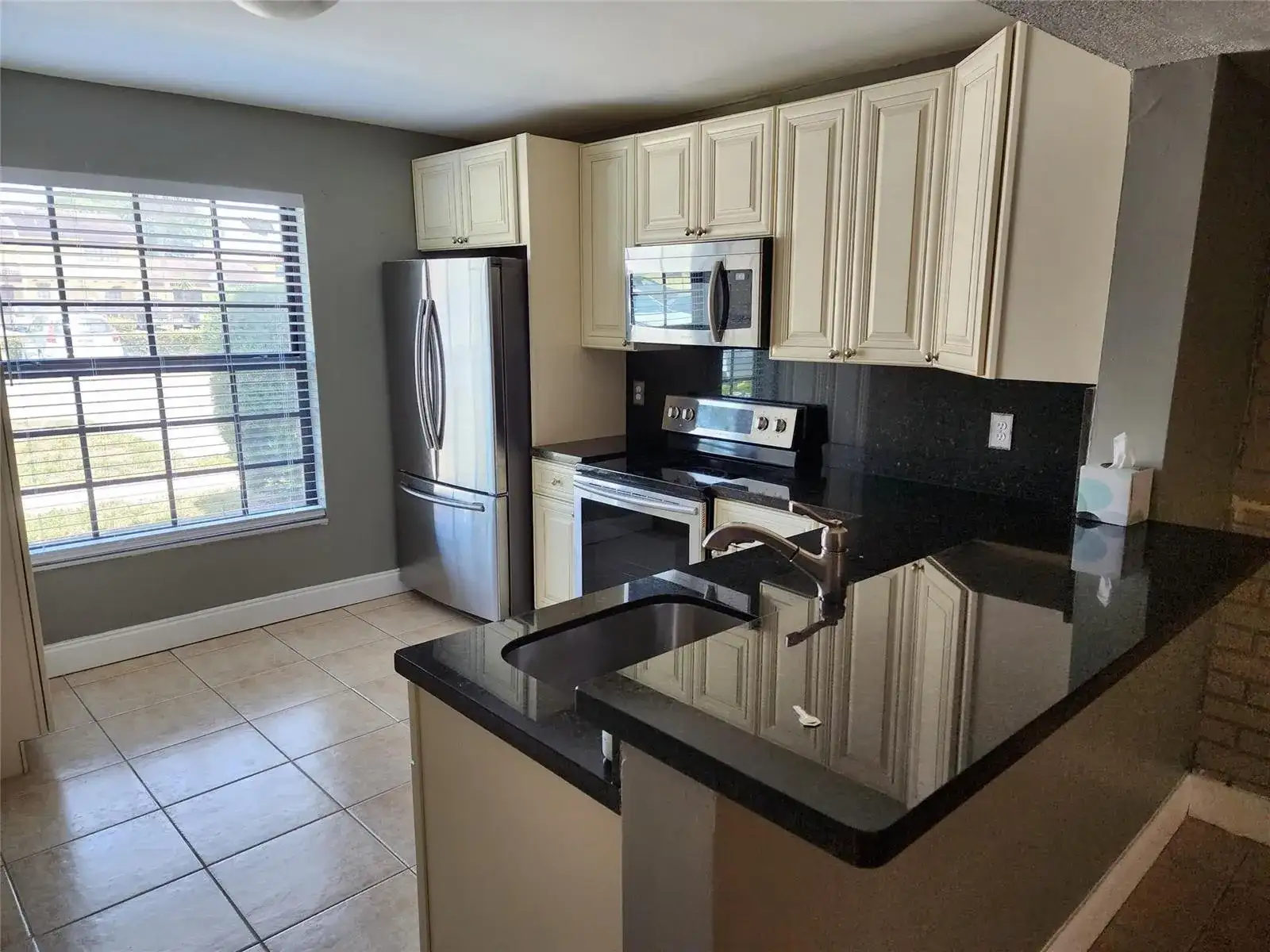2619 NW 47th Lane, Lauderdale Lakes FL 33313 photo 4